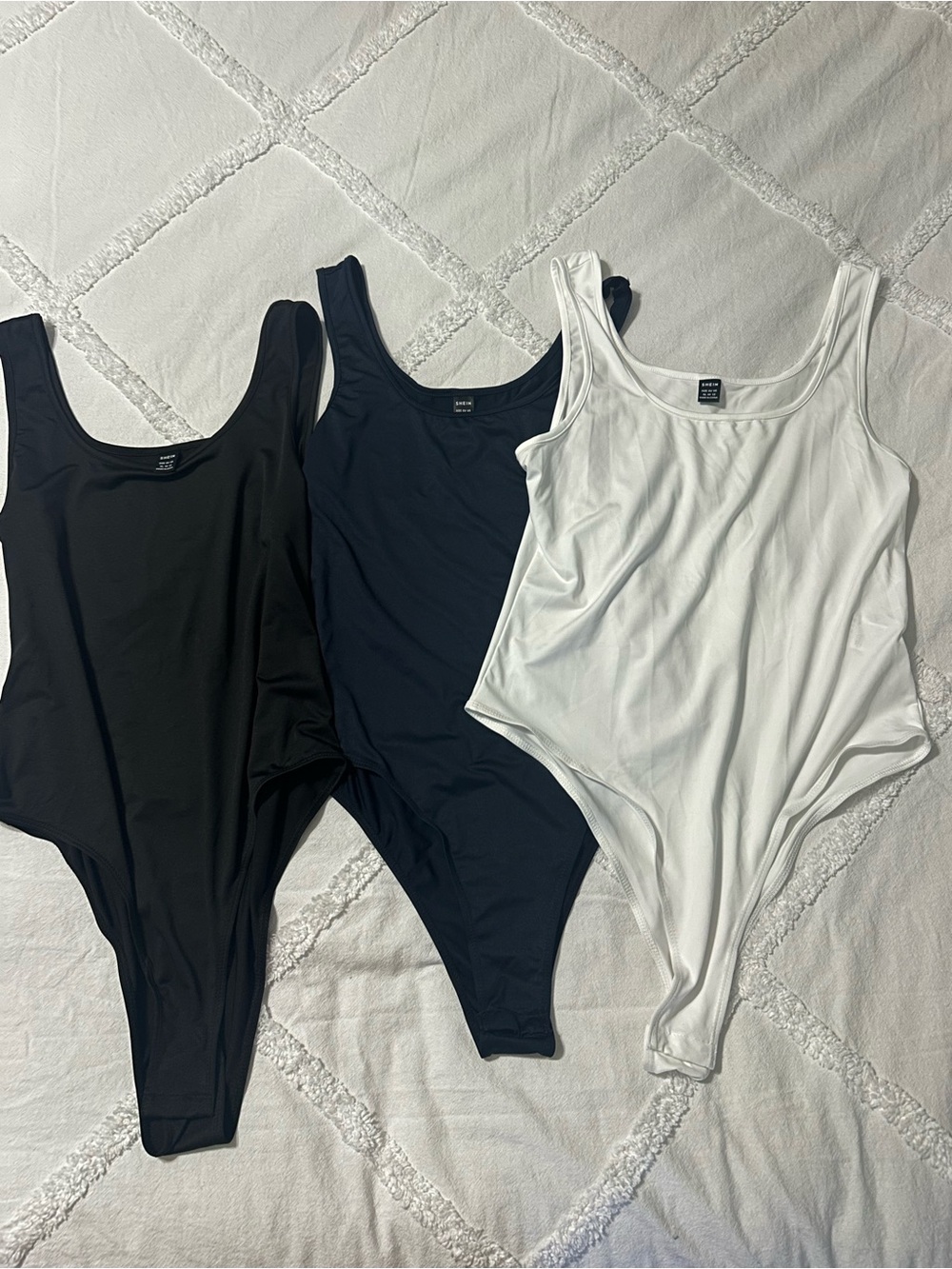 SHEIN Black Scoop Neck Bodysuit